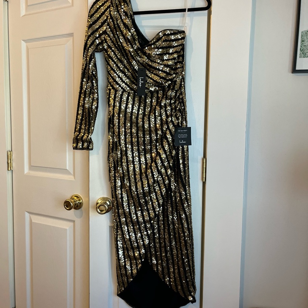 Lulu's One Shoulder Gold and Black Dress